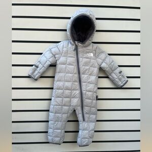 The North Face Thermoball Baby Bunting Snowsuit Size 6-12 Months